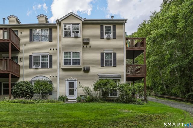 142 Spyglass Court 142, Torrington, CT 06790