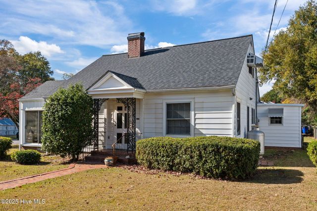 1500 Pollock Street, Kinston, NC 28501