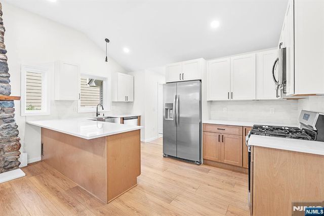 39 Old Road, Ringwood, NJ 07456