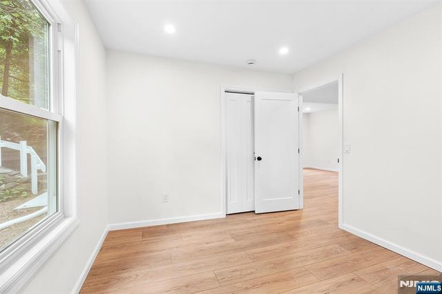 39 Old Road, Ringwood, NJ 07456