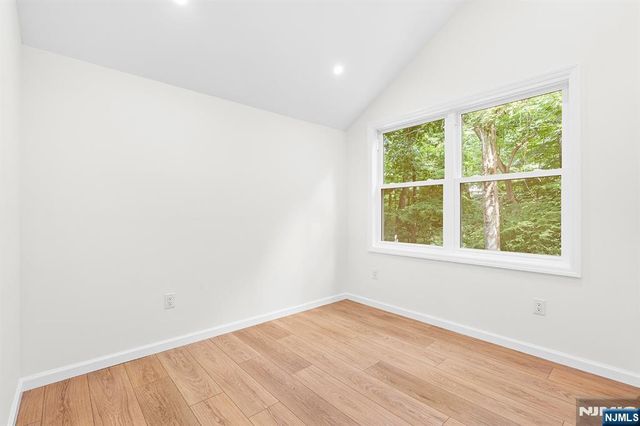 39 Old Road, Ringwood, NJ 07456