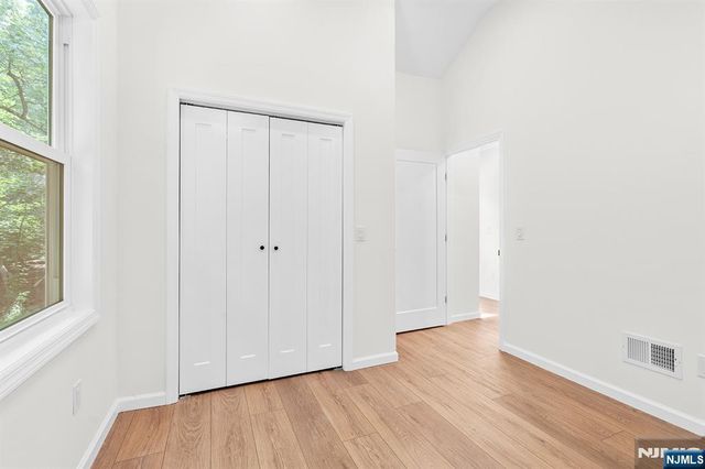 39 Old Road, Ringwood, NJ 07456