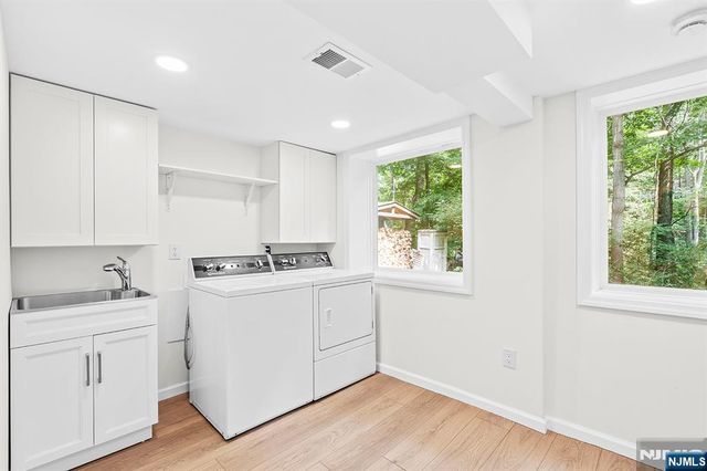 39 Old Road, Ringwood, NJ 07456