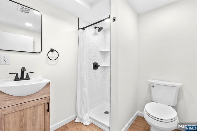 39 Old Road, Ringwood, NJ 07456