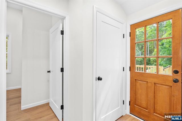 39 Old Road, Ringwood, NJ 07456