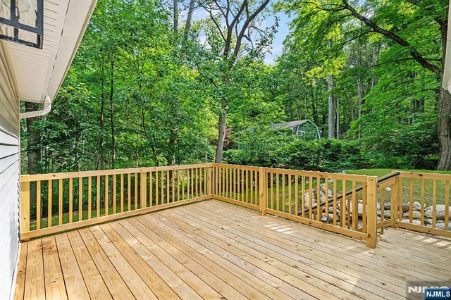 39 Old Road, Ringwood, NJ 07456