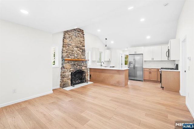 39 Old Road, Ringwood, NJ 07456