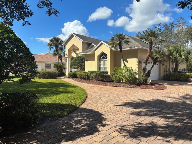 8125 COURTLEIGH, Orlando, FL 32835