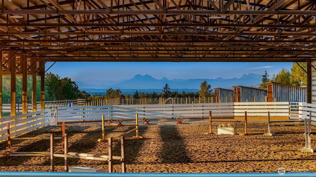 504 E Smith Road, Bellingham, WA 98226