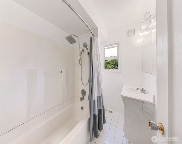 504 E Smith Road, Bellingham, WA 98226