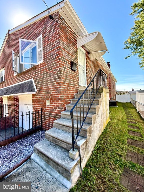 232 ROBBINS ST, PHILADELPHIA, PA 19111 — photo 2