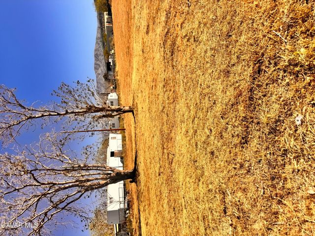 8026 Pearblossom Hwy, Pearblossom, CA 93553