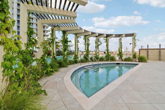 220 Lake Shore Drive 815, West Palm Beach, FL 33403