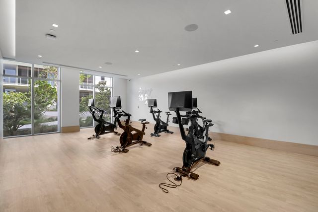 220 Lake Shore Drive 815, West Palm Beach, FL 33403