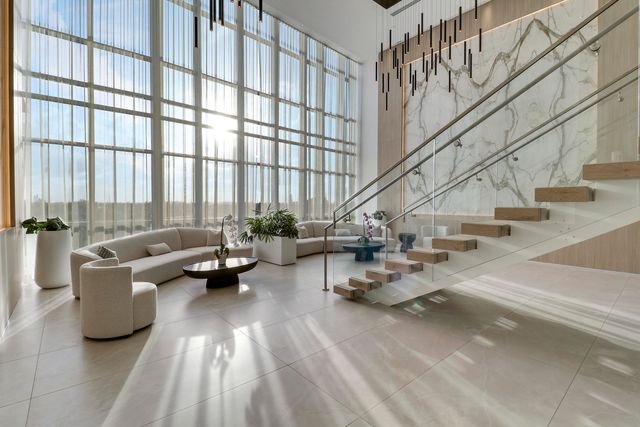220 Lake Shore Drive 815, West Palm Beach, FL 33403