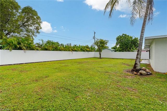 5170 19th CT SW, Naples, FL 34116