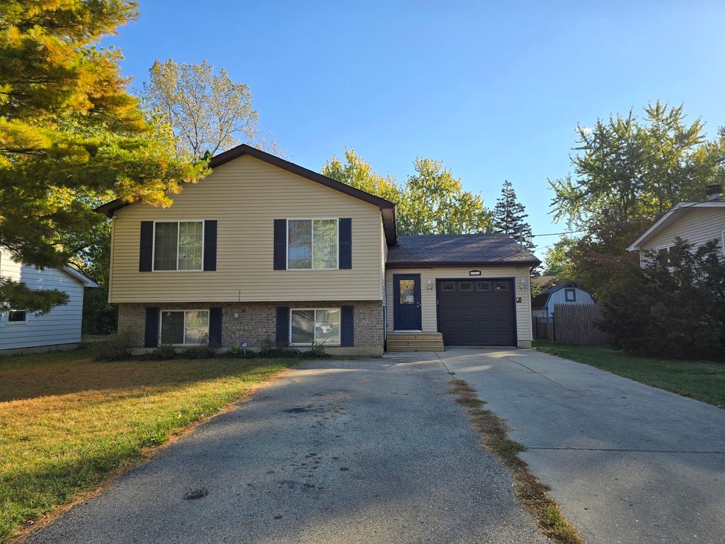 38055 N Russell Avenue, Beach Park, IL 60087