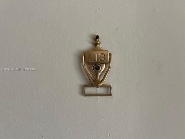 10740 N Kendall Dr L19, Miami, FL 33176