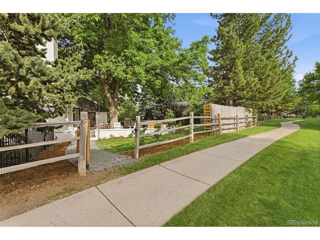 4952 W Lake Pl, Littleton, CO 80123