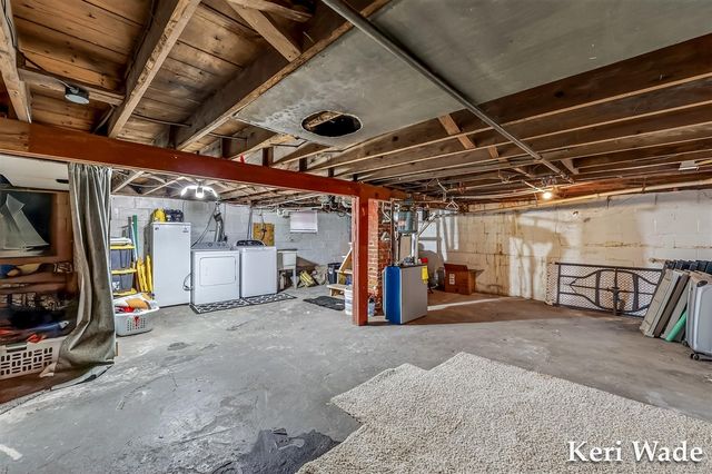 1099 Aurora Avenue, Muskegon, MI 49442