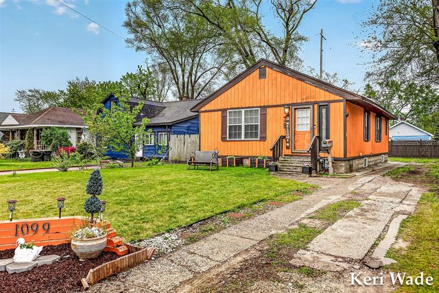 1099 Aurora Avenue, Muskegon, MI 49442