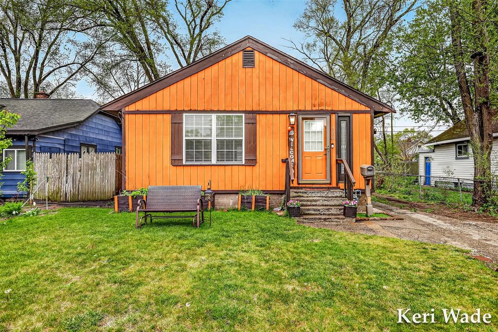 1099 Aurora Avenue, Muskegon, MI 49442
