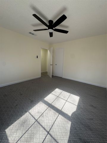 214 E Acheson Street, Denison, TX 75021