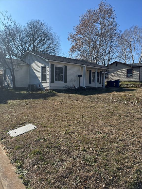 214 E Acheson Street, Denison, TX 75021