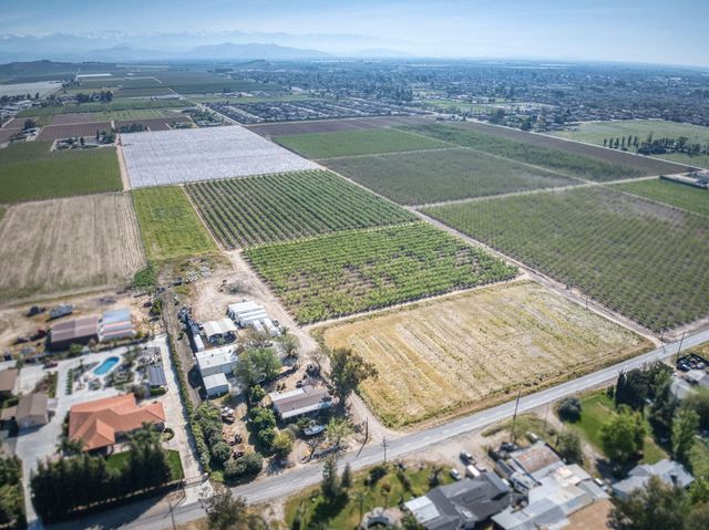 42682 Road 72, Dinuba, CA 93618