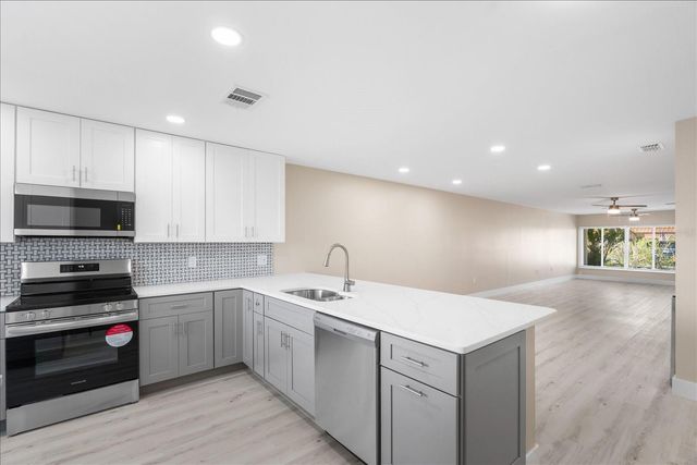 19029 US HIGHWAY 19 N 21E, Clearwater, FL 33764