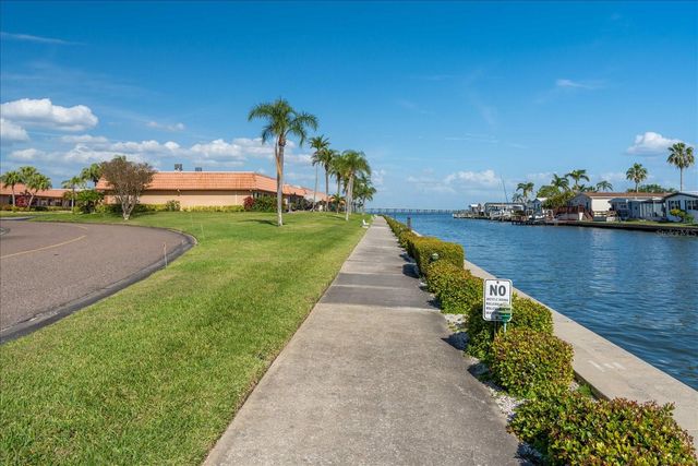 19029 US HIGHWAY 19 N 21E, Clearwater, FL 33764