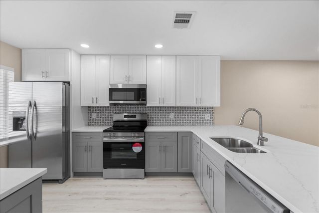 19029 US HIGHWAY 19 N 21E, Clearwater, FL 33764