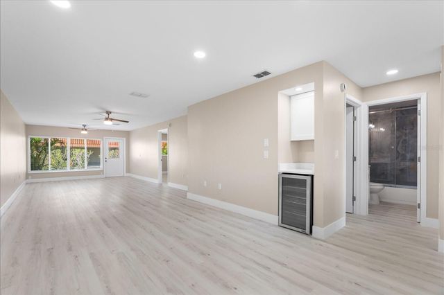 19029 US HIGHWAY 19 N 21E, Clearwater, FL 33764