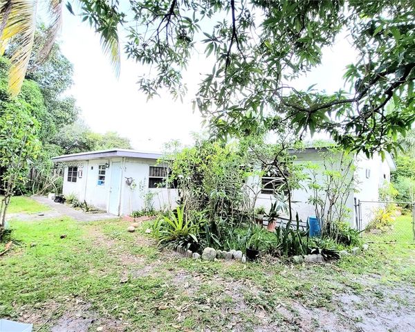 19700 NW 3rd Ct, Miami Gardens, FL 33169