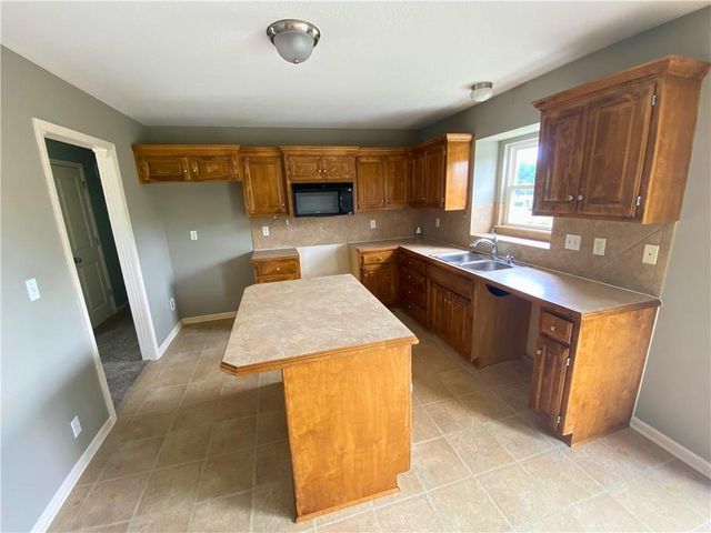 7104 E 163rd Terrace, Belton, MO 64012