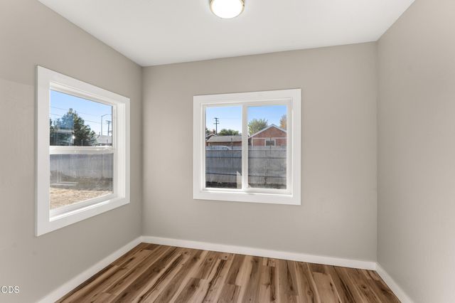 13 Kenwood Avenue, Medford, OR 97501