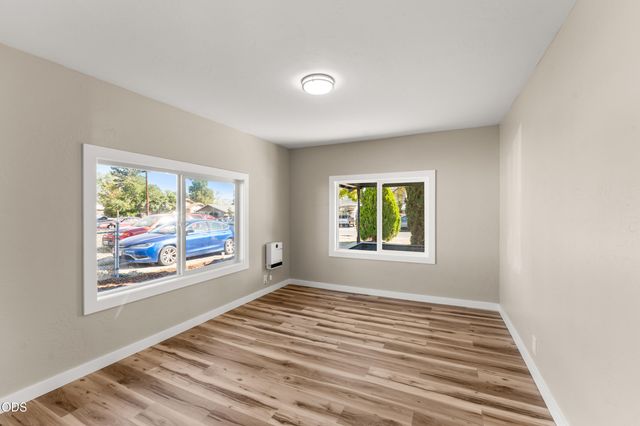 13 Kenwood Avenue, Medford, OR 97501