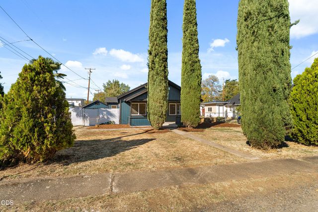13 Kenwood Avenue, Medford, OR 97501