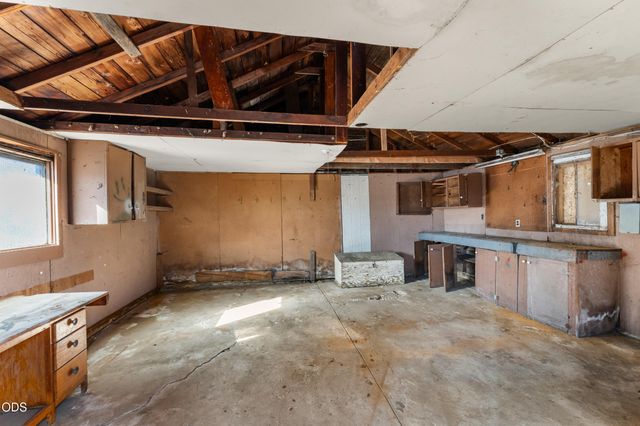 13 Kenwood Avenue, Medford, OR 97501