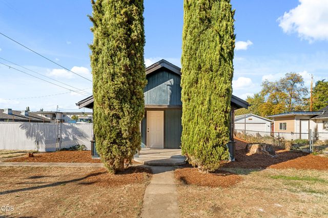 13 Kenwood Avenue, Medford, OR 97501