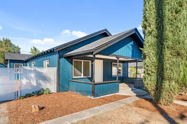 13 Kenwood Avenue, Medford, OR 97501