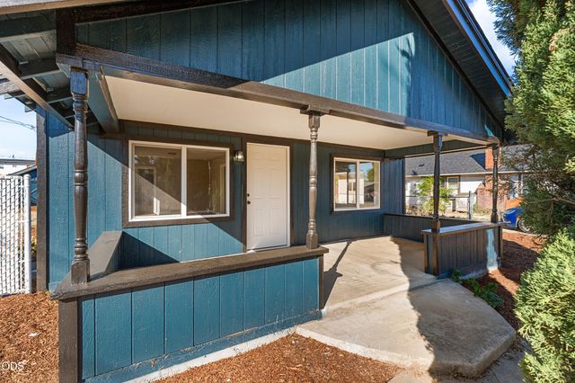 13 Kenwood Avenue, Medford, OR 97501