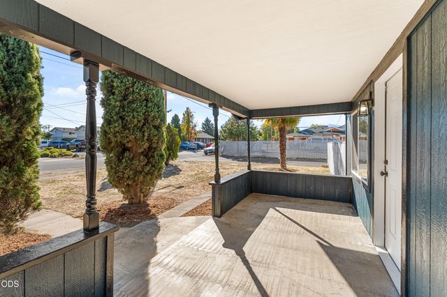 13 Kenwood Avenue, Medford, OR 97501
