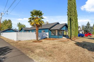 13 Kenwood Avenue, Medford, OR 97501
