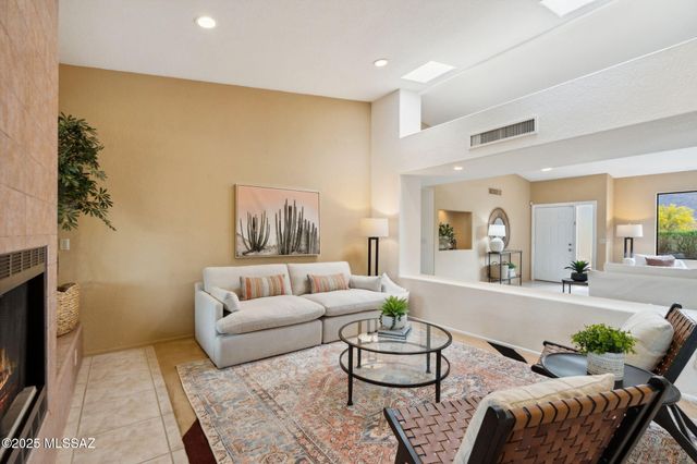 9777 N Korte Lane, Tucson, AZ 85704