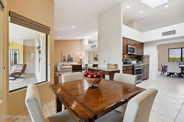 9777 N Korte Lane, Tucson, AZ 85704