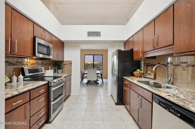 9777 N Korte Lane, Tucson, AZ 85704