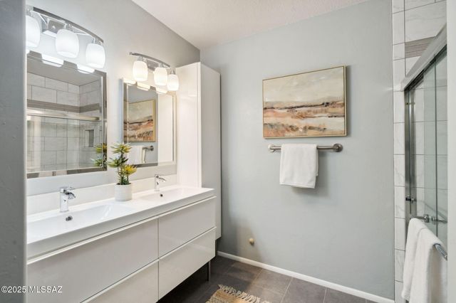 9777 N Korte Lane, Tucson, AZ 85704