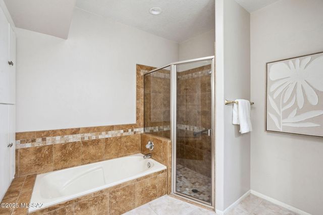 9777 N Korte Lane, Tucson, AZ 85704