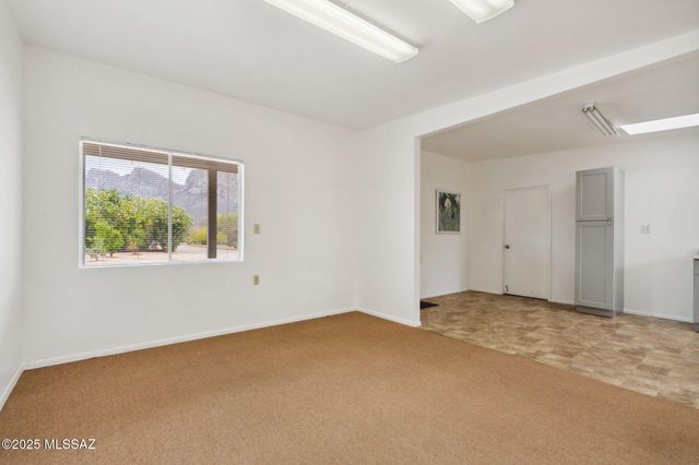 9777 N Korte Lane, Tucson, AZ 85704